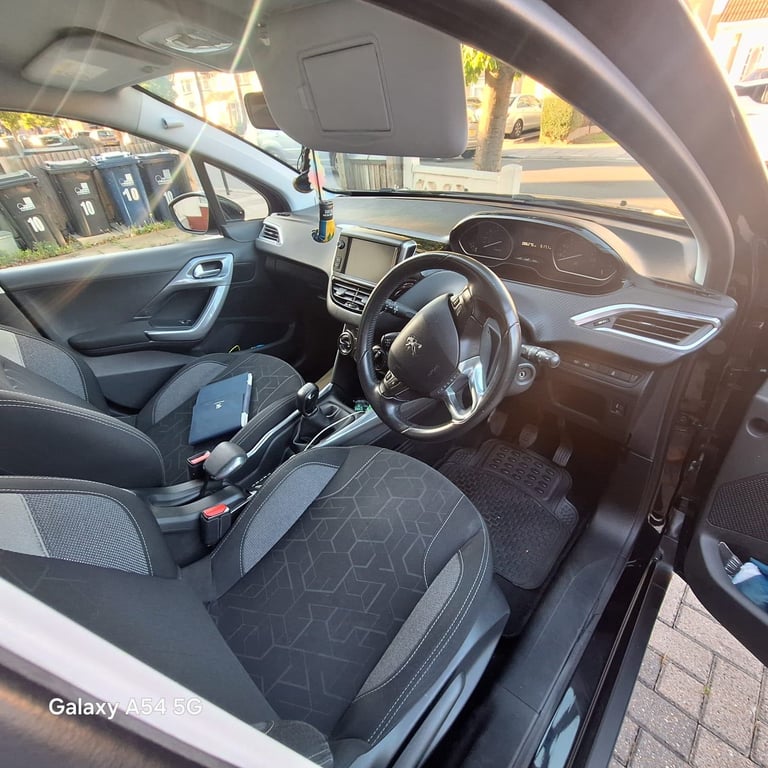 Peugeot, 2008, Hatchback, 2017, Manual, 1199 (cc), 5 doors