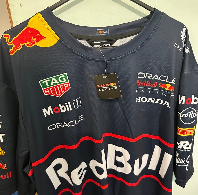 MENS BRAND NEW RED BULL T SHIRT XL