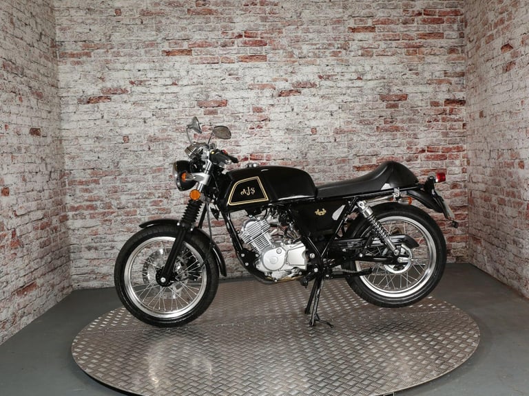 AJS CADWELL 125 - 2023 Petrol Manual in Black