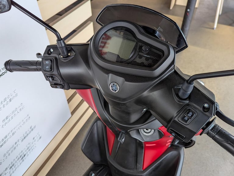 NEW Yamaha RayZR 125 Learner Legal Scooter. (Red) JUST £2,500 (No Admin Fees)