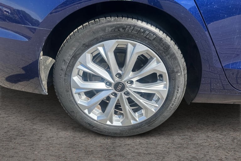  Audi A4 Saloon 2.0 Tfsi 35 Technik Saloon 4dr Petrol S Tronic Euro 6 s/s 150 Ps