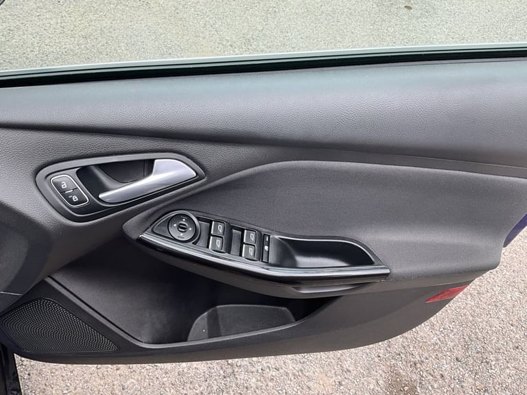 2018 Ford Focus 1.0T EcoBoost Titanium Hatchback 5dr Petrol Manual Euro 6 (s/s) (125 ps) Hatchbac...