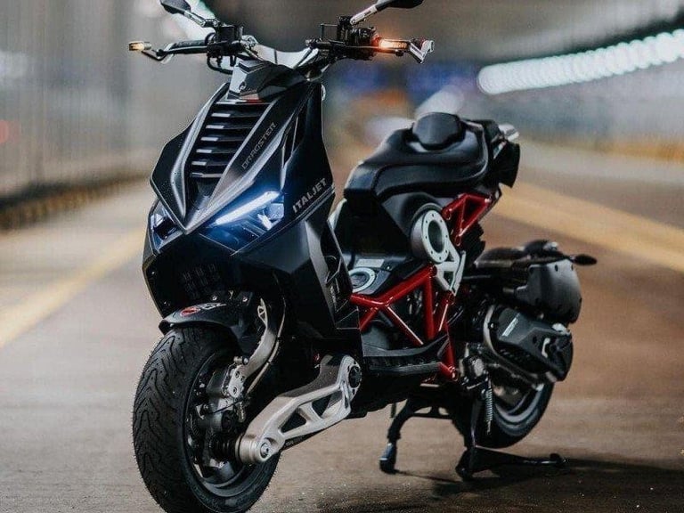image for ItalJet Dragster 125cc Naked Sports Automatic Scooter Was £4999 Now £3499