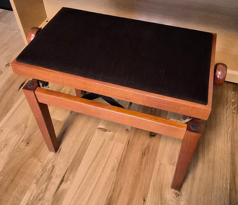 Adjustable Piano Stool
