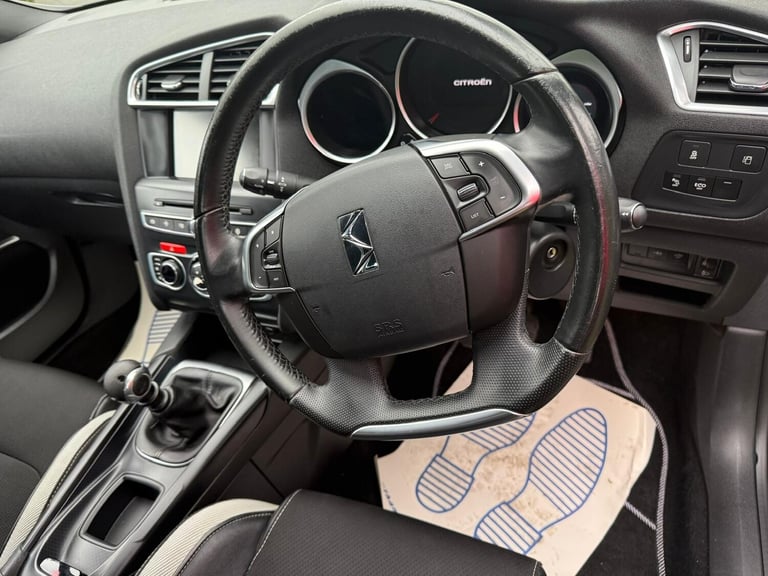 2015 Citroen DS4 1.6 e-HDi 115 DStyle Nav 5dr HATCHBACK Diesel Manual