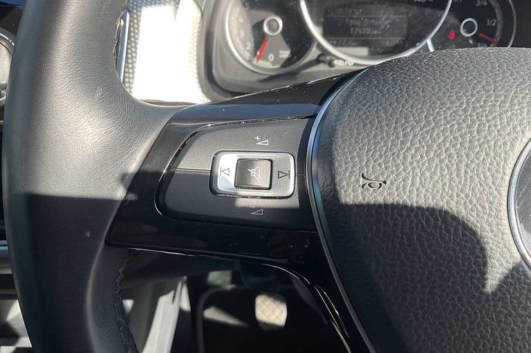 2018 Volkswagen up! 1.0 90PS High Up 5dr [Start Stop] HATCHBACK PETROL Manual