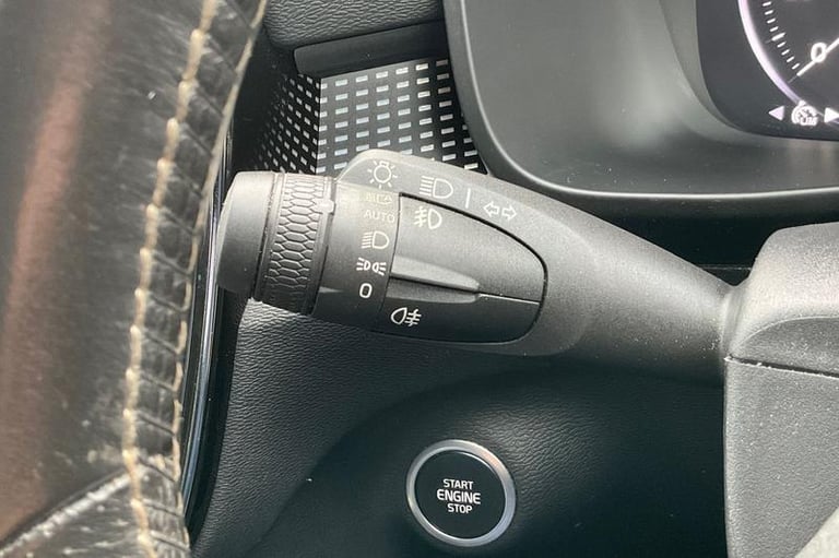 2020 Volvo XC40 2.0 B4P R DESIGN Pro 5dr Auto Semi-Auto Estate Petrol Semi Automatic