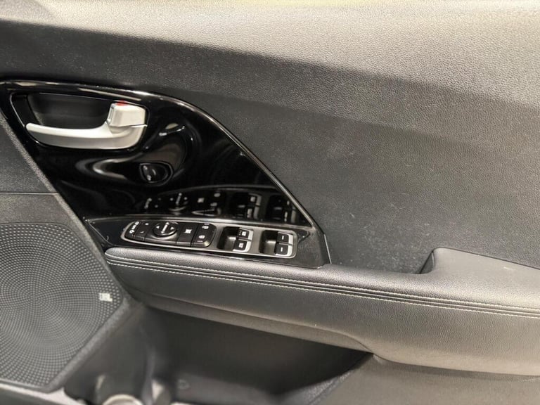 2018 Kia Niro 1.6 GDi 8.9kWh 3 DCT Euro 6 (s/s) 5dr ESTATE Petrol/Electric Hybrid Automatic