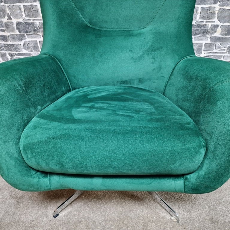 Pair of Green Velvet Swivel Armchairs with Buttoned Back