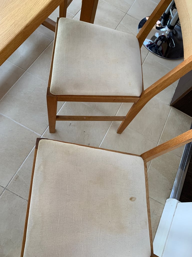 LAURA ASHLEY SOLID OAK DINING TABLE 