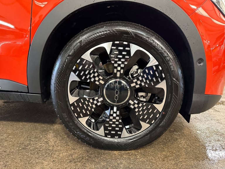 2024 Fiat 600 115kW La Prima 54kWh 5dr Auto Hatchback Electric Automatic