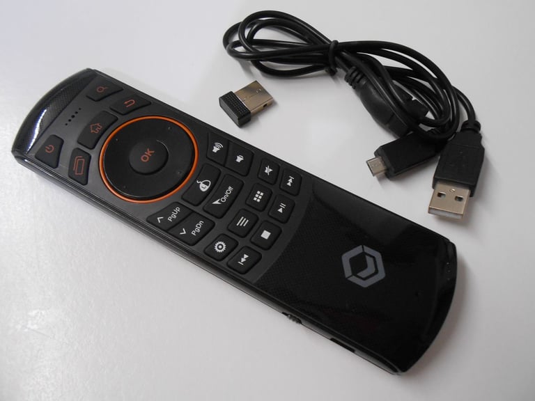 image for DroidBox B-52 IR Remote Control / Rechargeable via USB / Air Mouse / Mini Keyboard