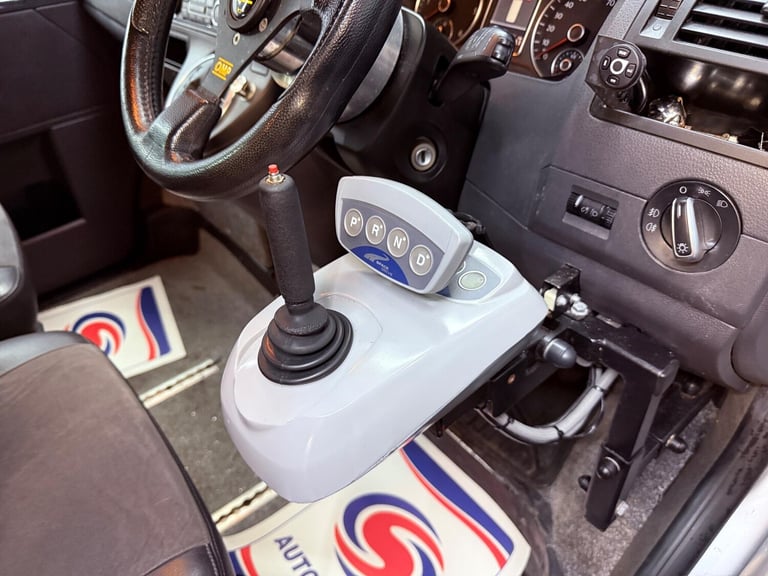 2011 Volkswagen Caravelle 2.0 TDI Executive DSG Euro 5 5dr MPV Diesel Automatic