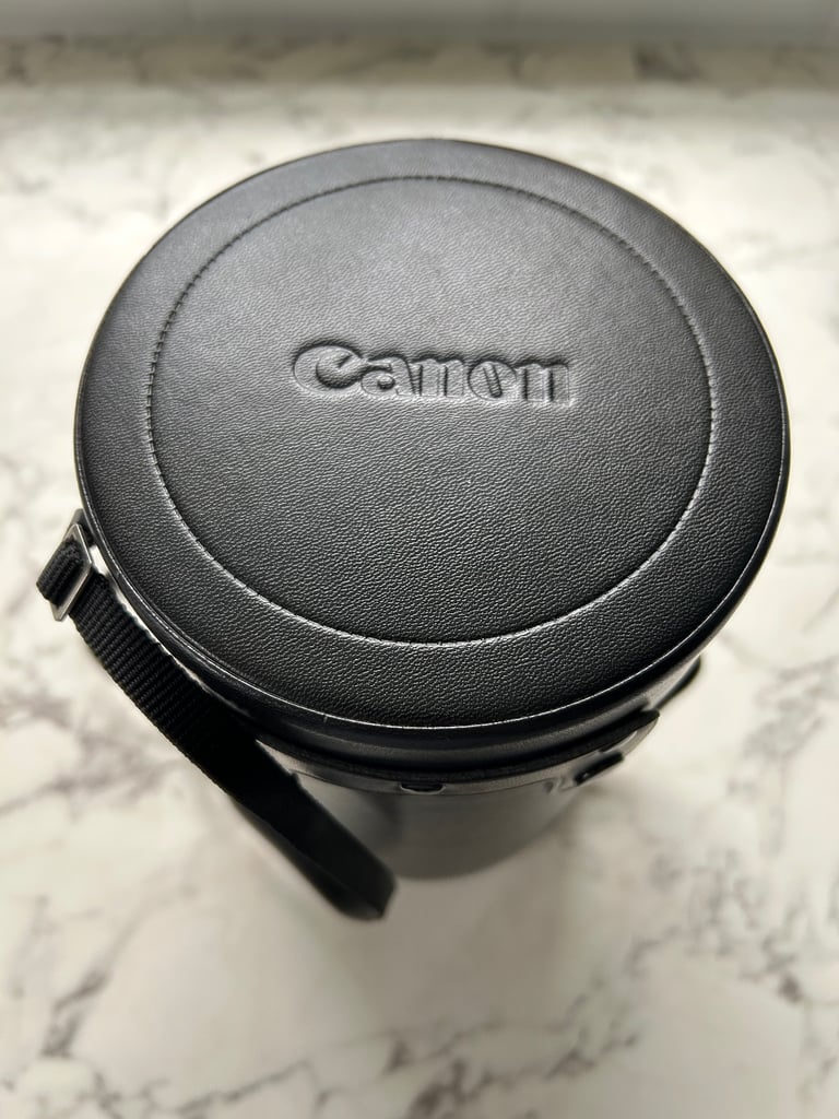 Canon EF 70-200mm f/2.8 L USM – Legendary Pro Telephoto Zoom – Boxed with Hood & Case