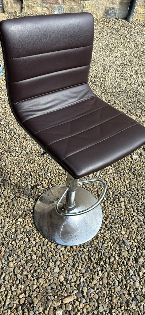image for 4 kitchen cocktail type chairs 