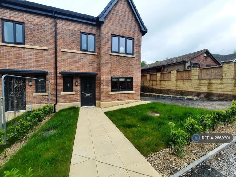 image for 4 bedroom house in Vale Close, Mossley, Ashton-Under-Lyne, OL5 (4 bed) (#2669301)