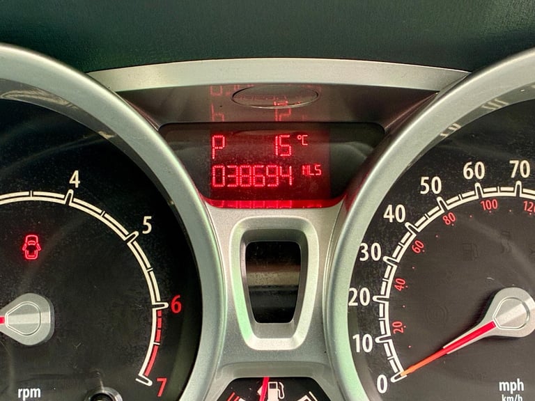 2009 Ford Fiesta 1.4 Zetec Hatchback **Automatic - 38,000 Miles - 1 Owner**