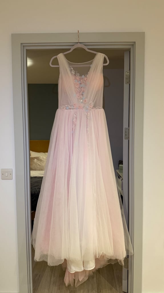 image for Wedding dress size 6- New without tag