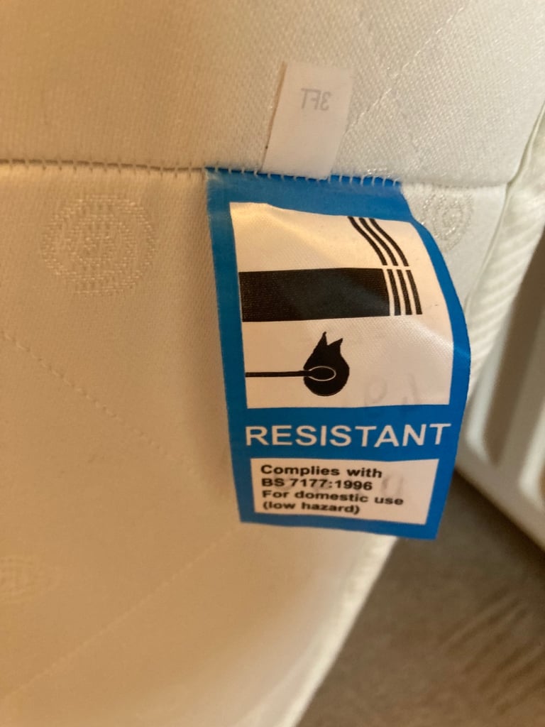 FREE Single silent night bed with 2 drawers 