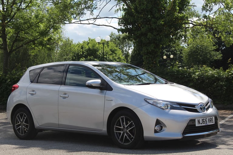 image for 2015 Toyota Auris 1.8 VVTi Hybrid Icon+ 5dr CVT Auto HATCHBACK PETROL/ELECTRIC Automatic