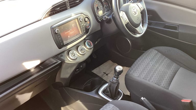 2016 Toyota Yaris 1.33 VVT-i Icon 5dr HATCHBACK PETROL Manual
