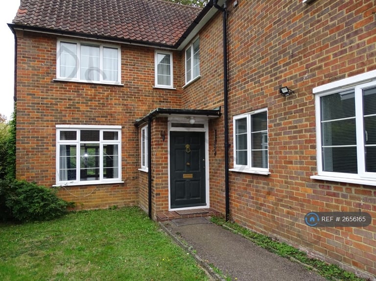 5 bedroom house in Barnet Lane, Elstree, Borehamwood, WD6 (5 bed) (#2656165)