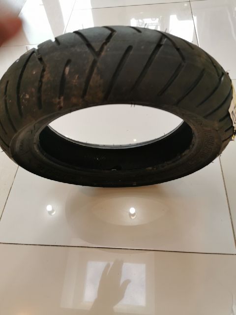 Pirelli SL26 Tire 