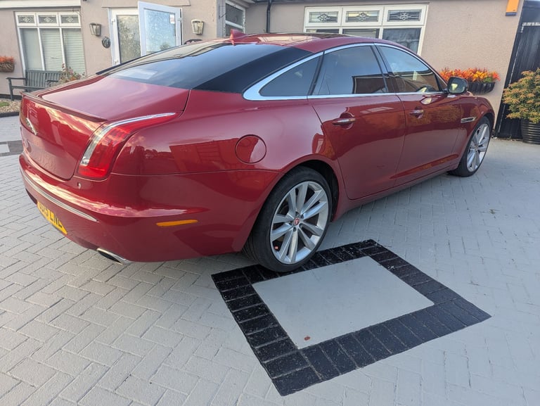Jaguar, XJ, Saloon, 2015, 2993 (cc), 4 £26,886 SPENT