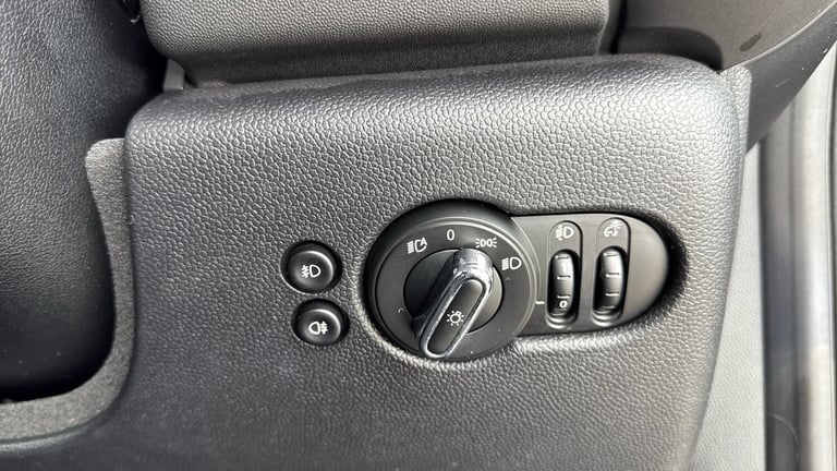 2018 MINI Hatch 1.5 Cooper Sport II 3dr Auto Petrol Hatchback Hatchback Petrol Automatic