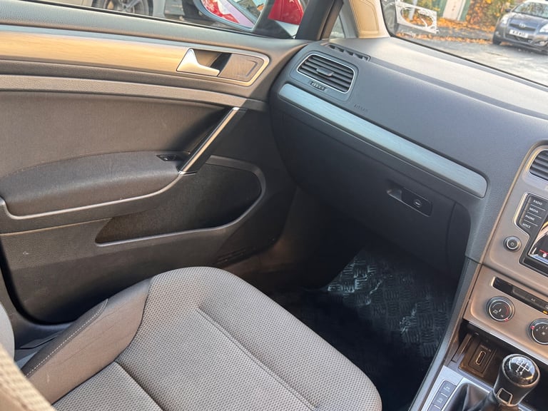 Volkswagen, GOLF, Hatchback, 2014, Manual, 1598 (cc), 5 doors