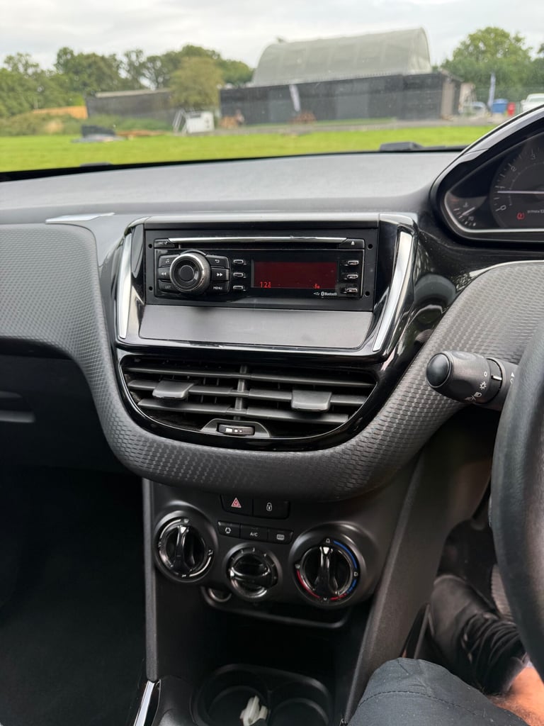 2016 Peugeot 2008 1.2 PureTech Access A/C 5dr HATCHBACK Petrol Manual