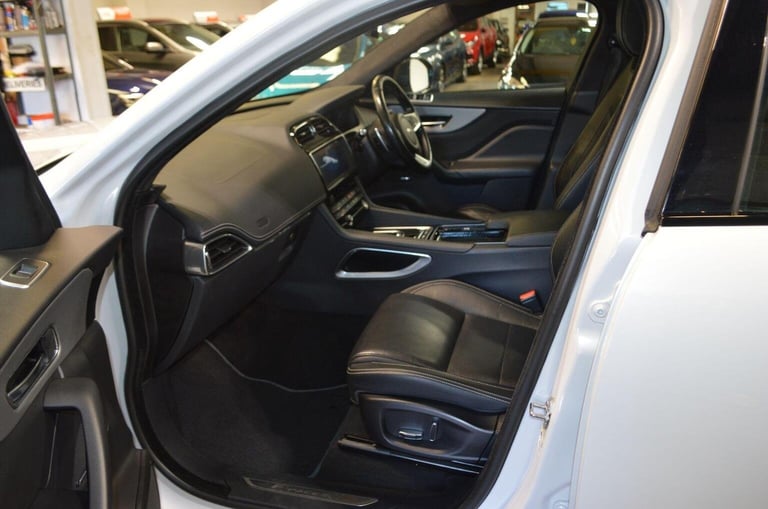JAGUAR F-PACE 2.0 D180 Chequered Flag Auto AWD Euro 6 (s/s) 5dr 2019