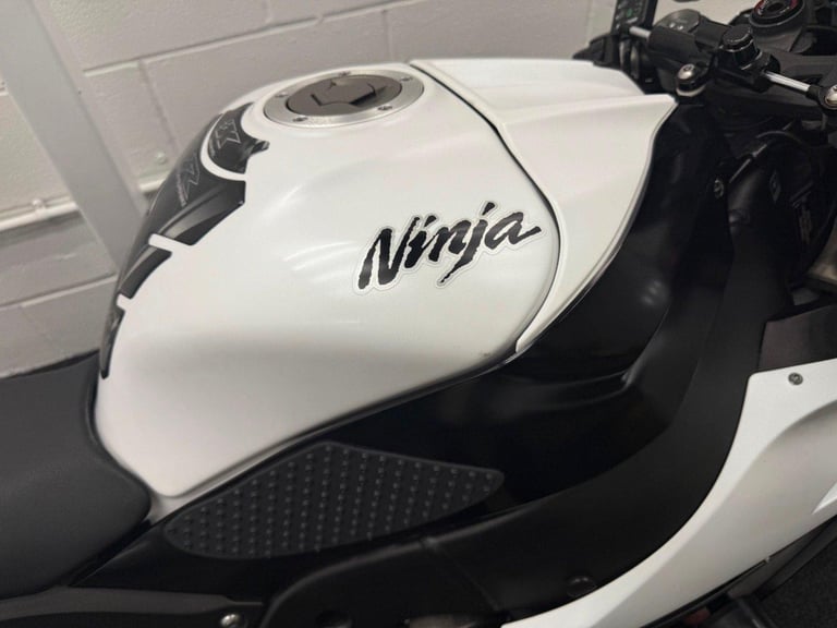 Kawasaki ZX10 R Ninja ** Lovely Condition - Service History - Warranty **