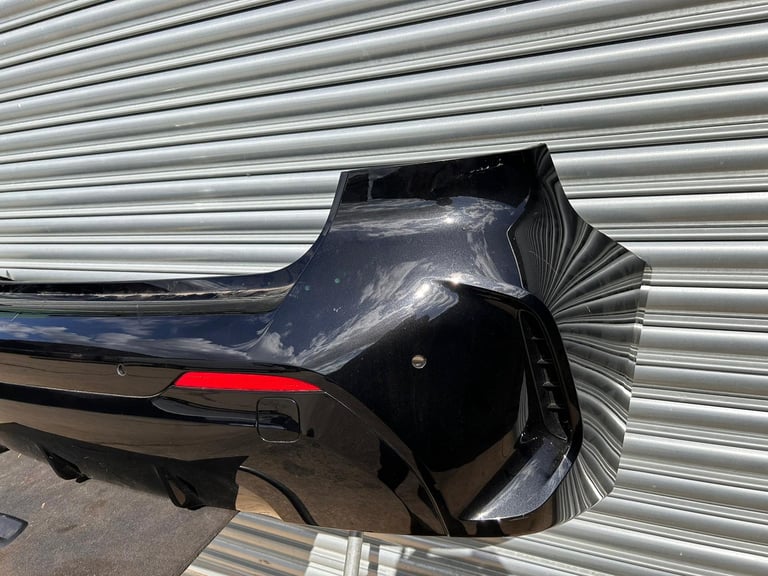 BMW 1 SERIES F40 M SPORT REAR BUMPER IN SAPHIRE BLACK