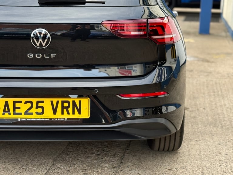 2025 Volkswagen Golf 1.5 TSI Match 5dr, UNDER 3300 MILES, MAY 2028 VOLKSWAGEN WARRANTY HATCHBACK ...