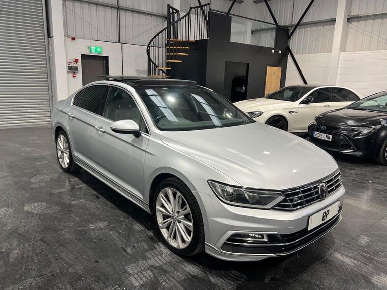 image for 2016 Volkswagen Passat 2.0 TDI BlueMotion Tech R-Line Euro 6 (s/s) 4dr SALOON Diesel Manual