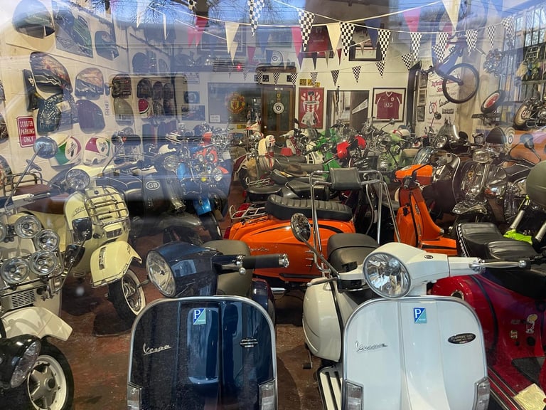 VESPA PAGGIO PX 125 number 204 Ron Daley special 