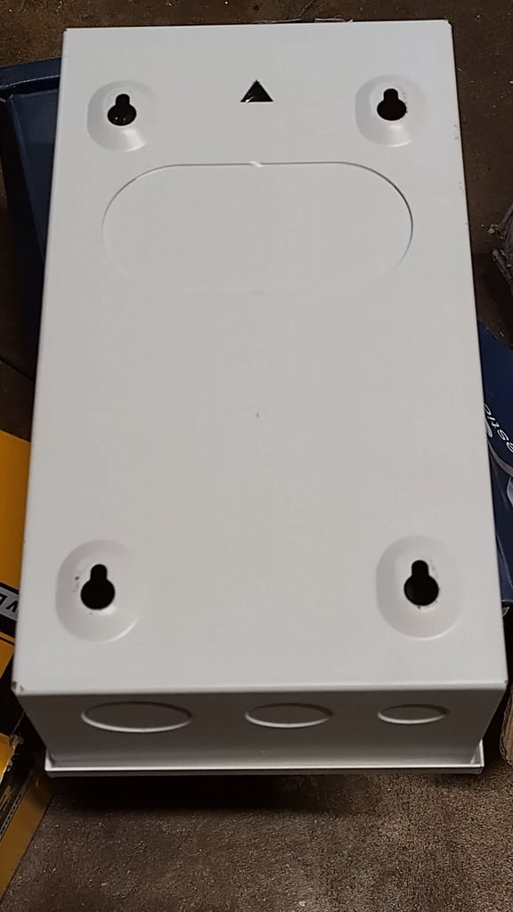 verso consumer unit 6a 16a harage unit workshop. free delivery to uk