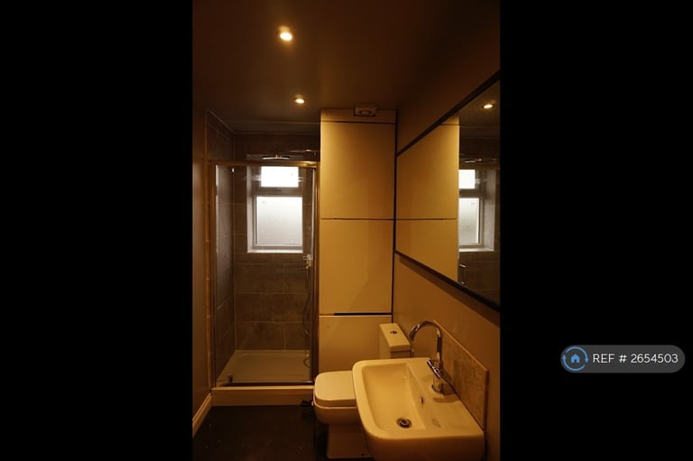 1 bedroom flat in St Pauls, Bristol, BS2 (1 bed) (#2654503)