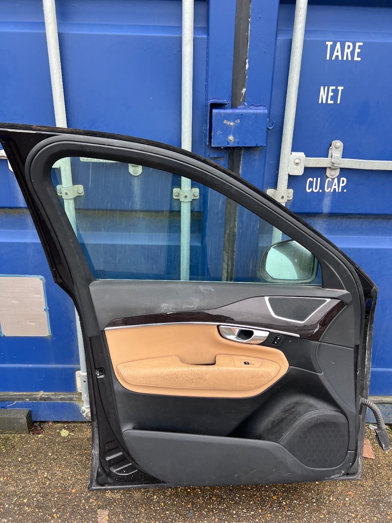 Volvo XC90 Front Passengers Door in Black 2017