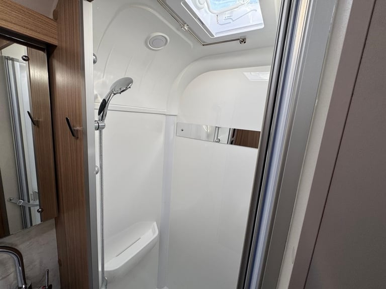 2024 Bailey Unicorn Cadiz - 4 berth - Fixed single beds 