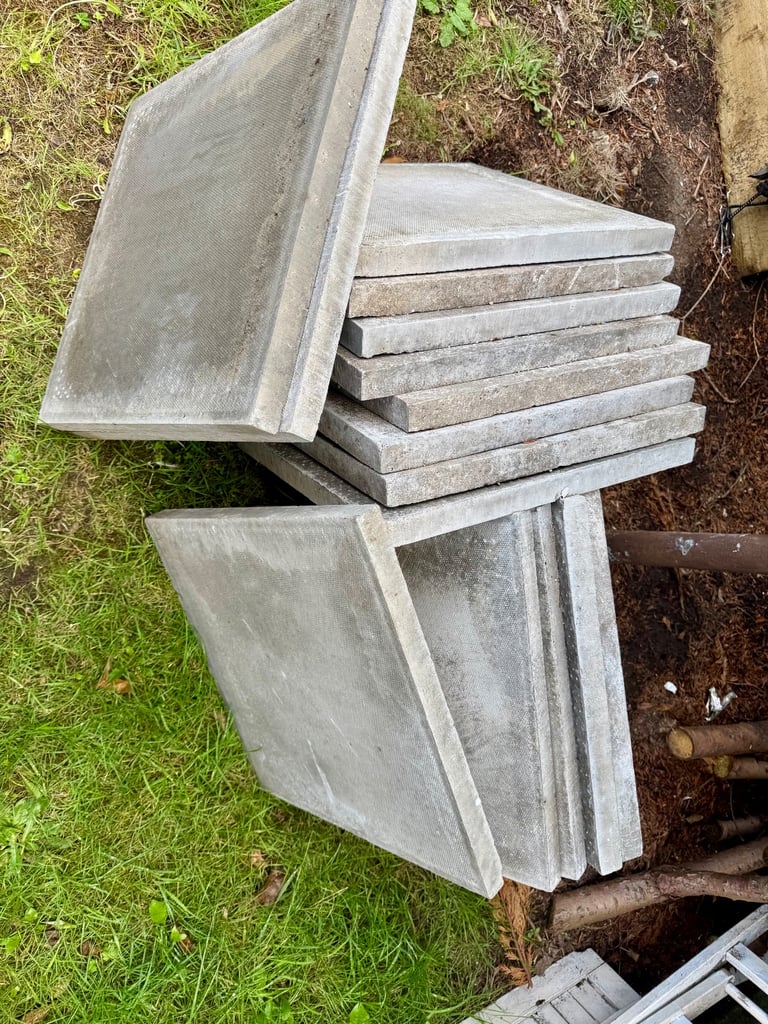 ⭐️⭐️⭐️⭐️ 15 NEARLY NEW WICKES PAVING SLABS 45cm x 45cm