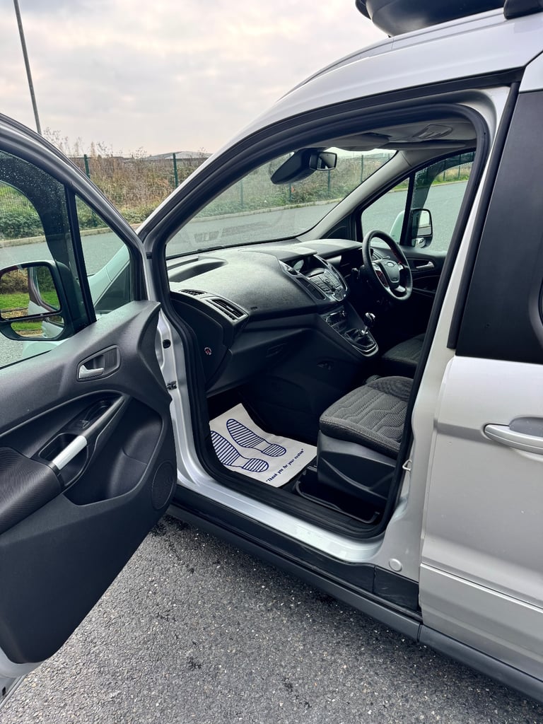 Ford, GRAND TOURNEO CONNECT, MPV, 2015, Manual, 1560 (cc), 5 doors