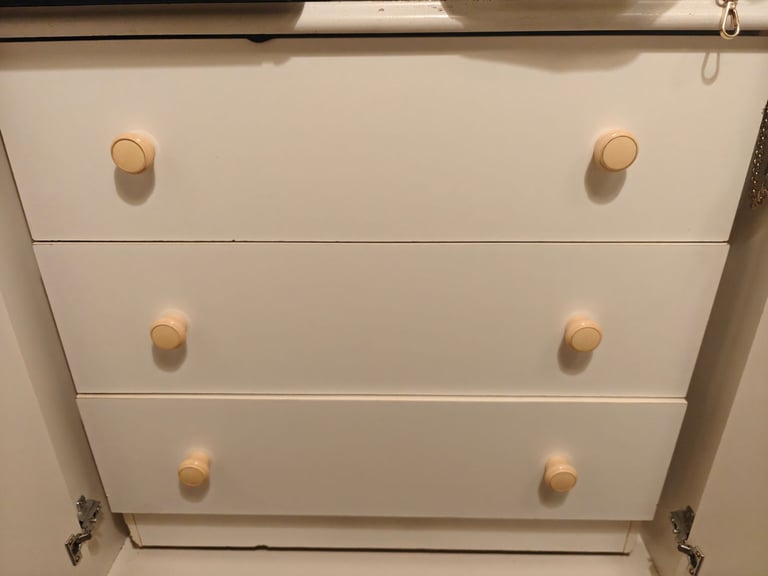 image for Chest of drawers