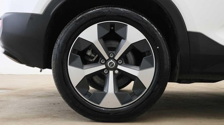 2024 Volvo XC40 Plus, B3 Mild hybrid, Petrol, Dark ESTATE Petrol/Electric Hybrid Automatic