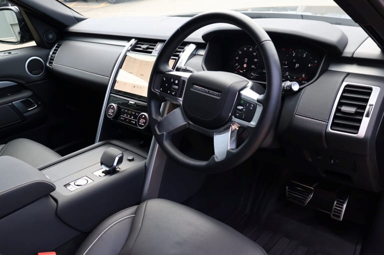 2024 Land Rover Discovery COMMERCIAL DYNAMIC HSE 22 inch wheels deployable towbar wireless charge...