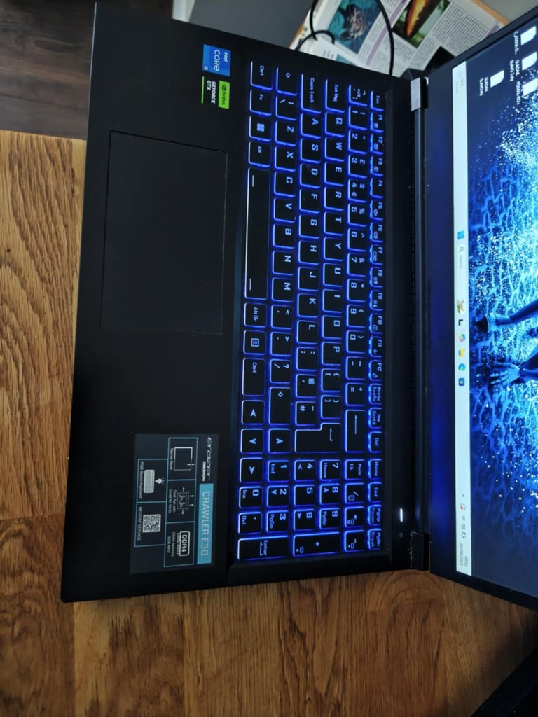 erazer crawler E30 15"6 I5 12th gtx1650 gaming laptop