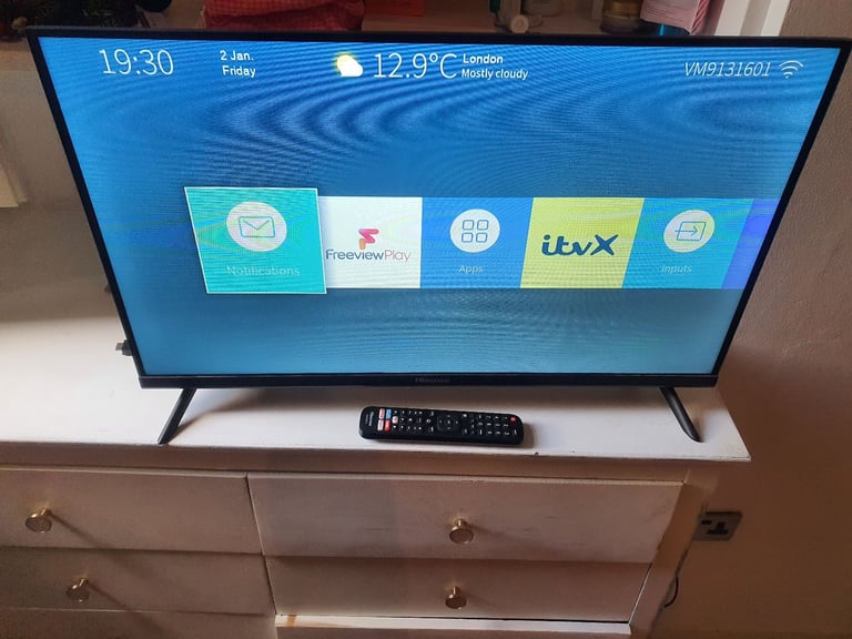Hisense 32" Smart TV – Excellent Condition