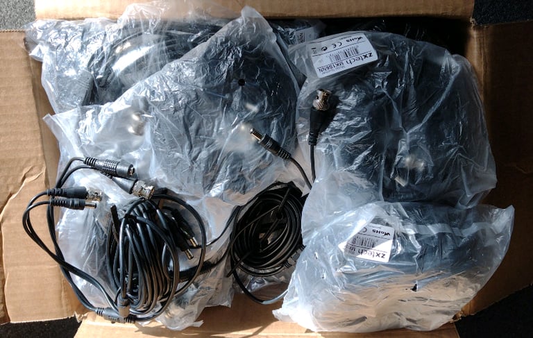 CCTV BNC cables x30 & assortment of splitters/connectors
