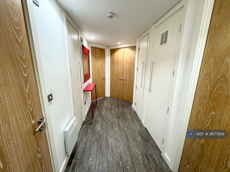 2 bedroom flat in Park View, Cardiff, CF10 (2 bed) (#2677934)